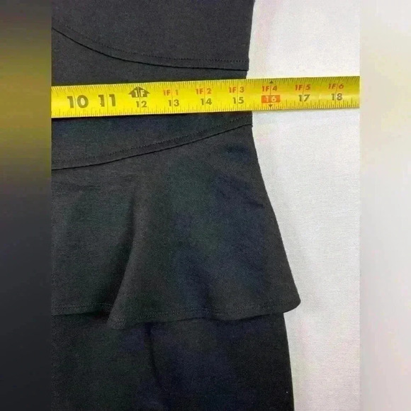 Max and Cleo black sheath dress ruffle waist detail size 10 slimming sleeveless - Picture 4 of 8